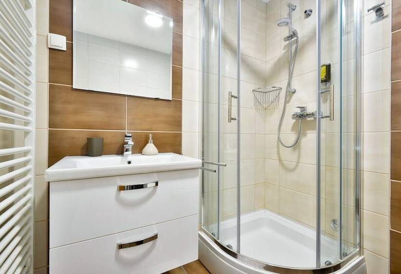 مبيت وإفطار Florek & Florica Room001