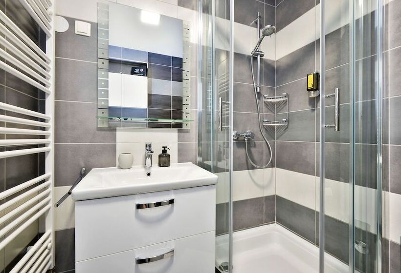 مبيت وإفطار Florek & Florica Room001