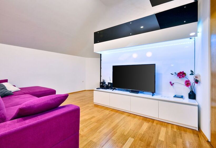 مبيت وإفطار Florek & Florica Room001