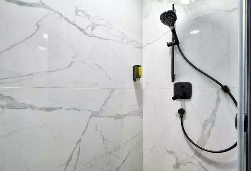 Aamiaismajoitus (B&B) Florek & Florica Room001