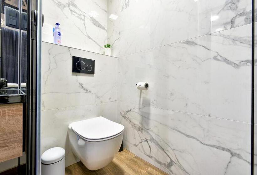 مبيت وإفطار Florek & Florica Room001