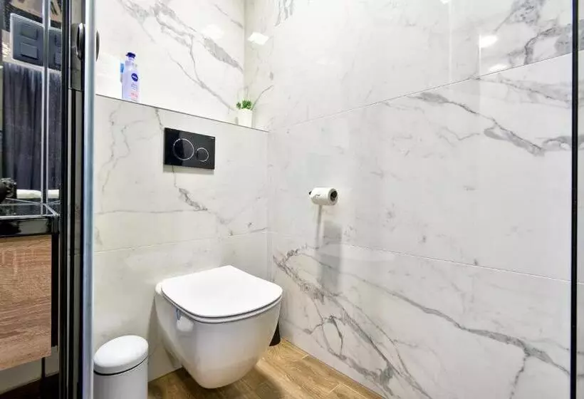 Aamiaismajoitus (B&B) Florek & Florica Room001