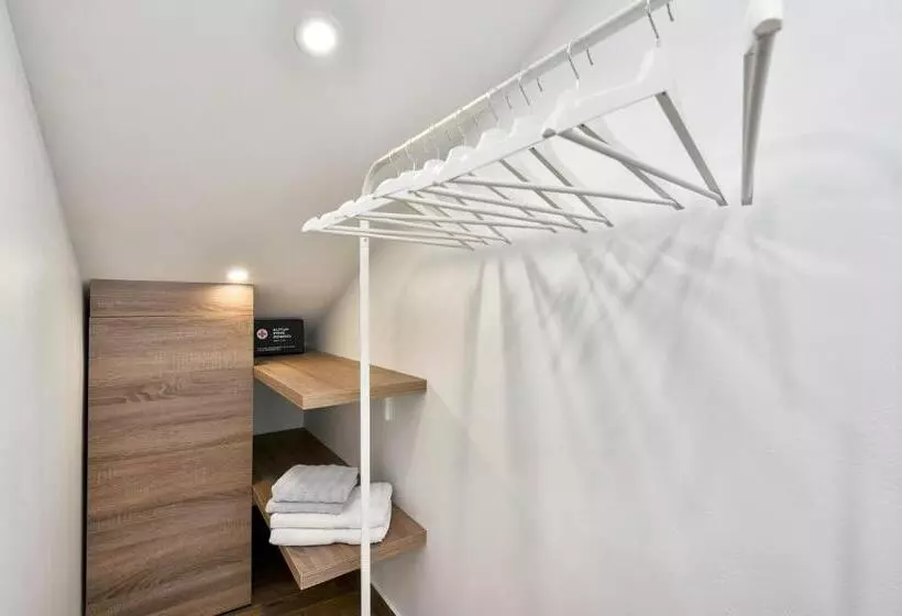 Aamiaismajoitus (B&B) Florek & Florica Room001