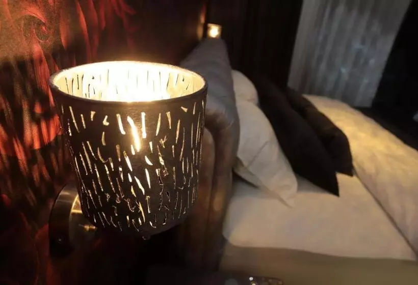 Aamiaismajoitus (B&B) Florek & Florica Room001