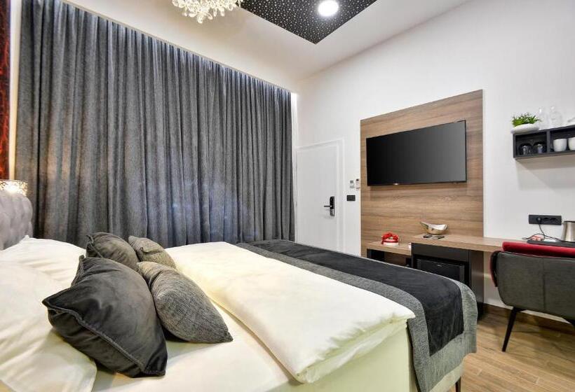 مبيت وإفطار Florek & Florica Room001