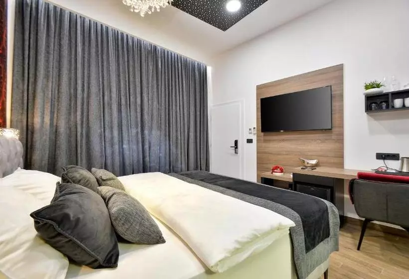 Aamiaismajoitus (B&B) Florek & Florica Room001