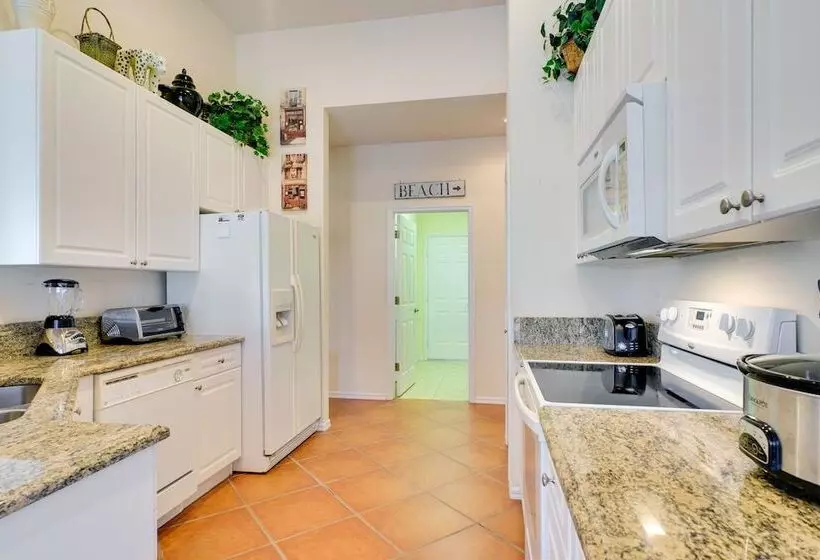 Near Sand & Sun, Cape Coral Home W/ Private Pool