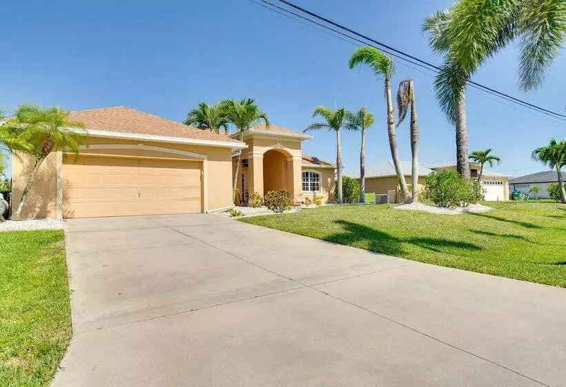 Near Sand & Sun, Cape Coral Home W/ Private Pool