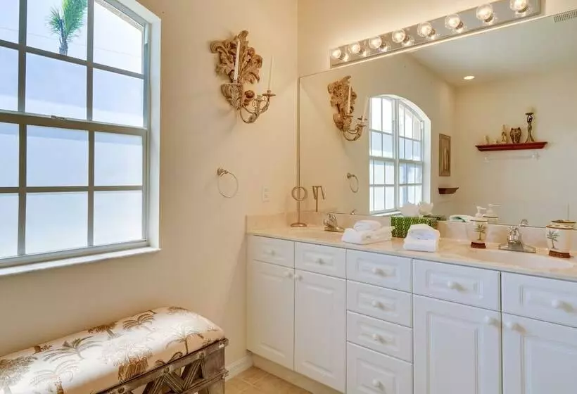 Near Sand & Sun, Cape Coral Home W/ Private Pool