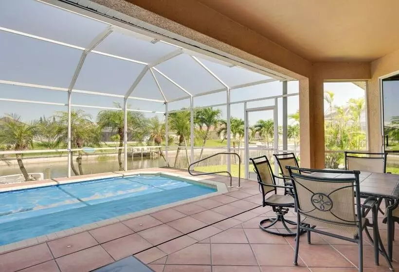 Near Sand & Sun, Cape Coral Home W/ Private Pool