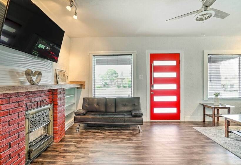 Charming & Quaint El Paso House W/ Backyard!