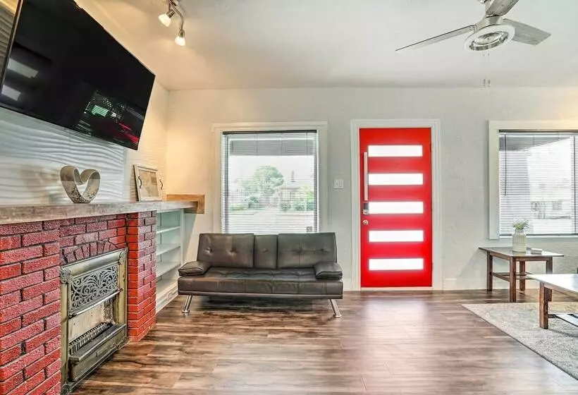 Charming & Quaint El Paso House W/ Backyard!