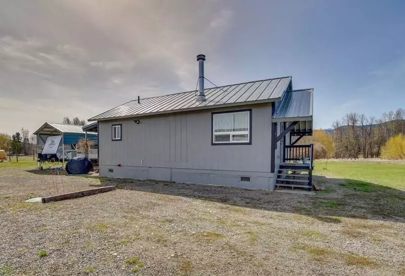 Cozy Cle Elum Cabin W/ 3 Acres & Stocked Pond