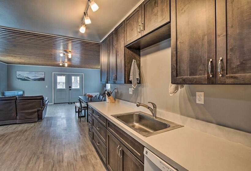 Cozy Cle Elum Cabin W/ 3 Acres & Stocked Pond