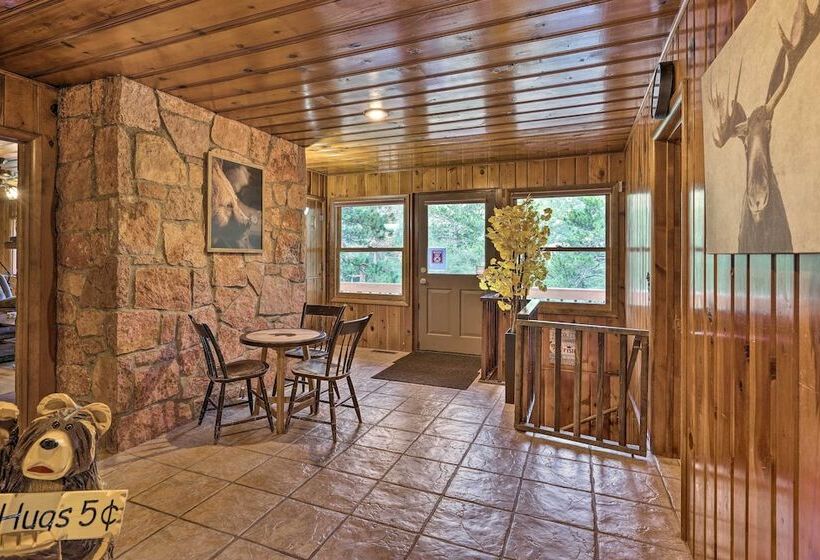 Cozy Mountain Retreat At The Base Of Pikes Peak!