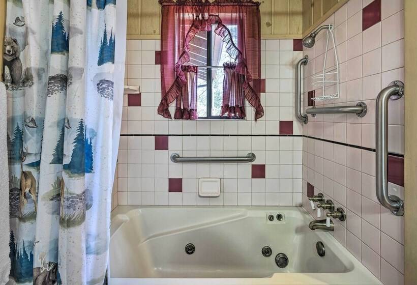 Cozy Mountain Retreat At The Base Of Pikes Peak!