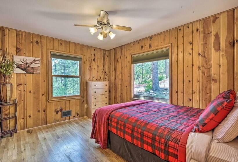 Cozy Mountain Retreat At The Base Of Pikes Peak!