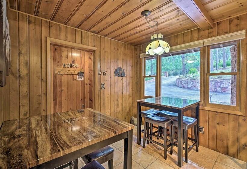 Cozy Mountain Retreat At The Base Of Pikes Peak!