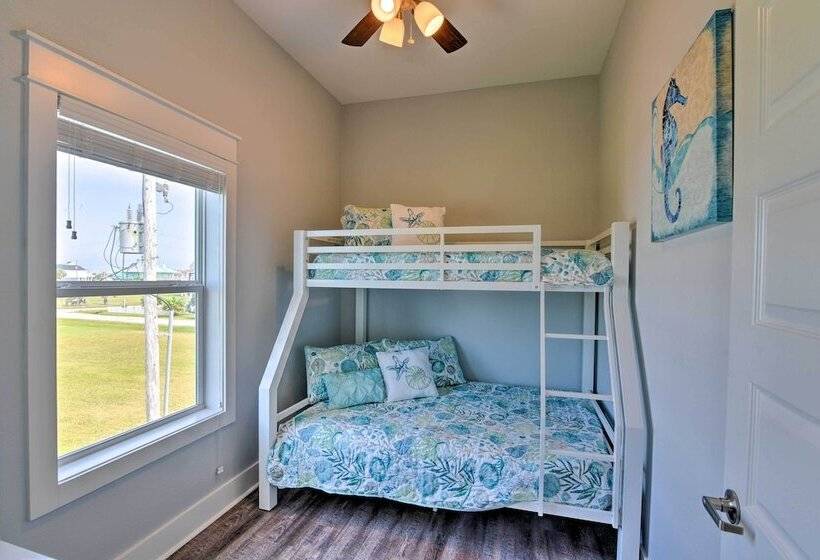 Crystal Tides   Stunning Home W/oceanfront Views