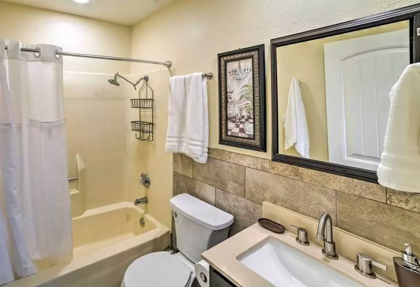 Family Friendly Home W/ Basketball Court!