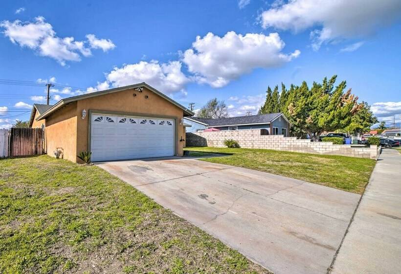 Family Friendly Home W/ Basketball Court!