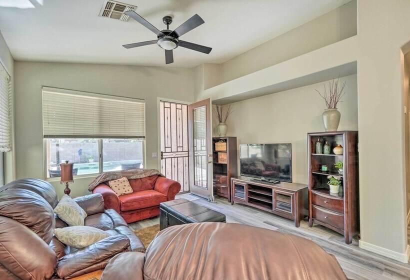 Glendale Home, 4 Mi To Peoria Sports Complex!