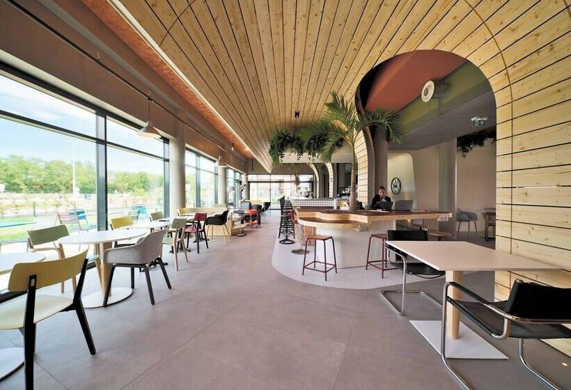 Greet Hotel Cernay Mulhouse