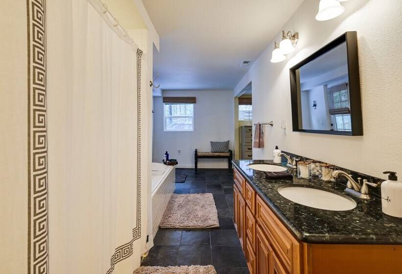 Homey Long Barn Cabin W/ Deck & Fire Pit!