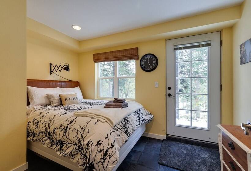 Homey Long Barn Cabin W/ Deck & Fire Pit!