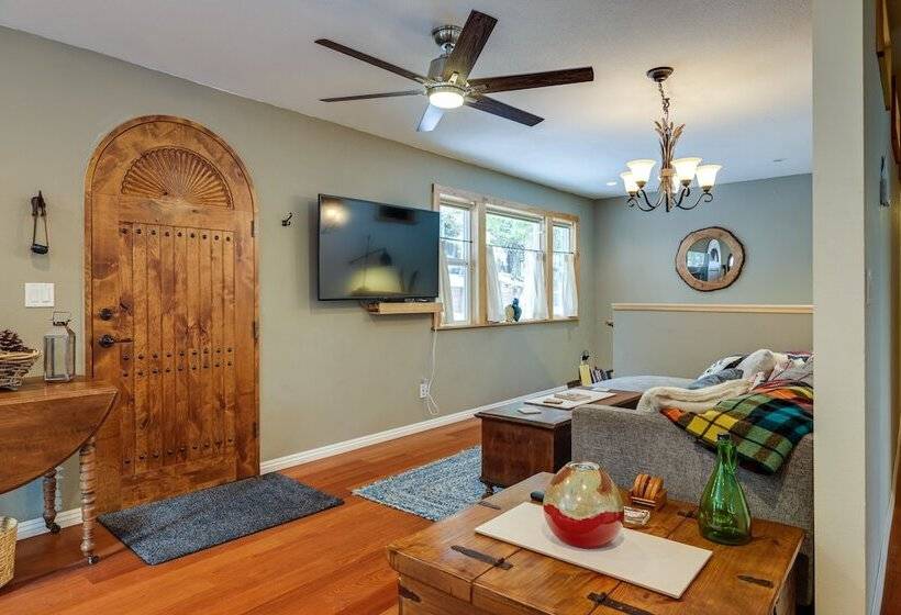 Homey Long Barn Cabin W/ Deck & Fire Pit!