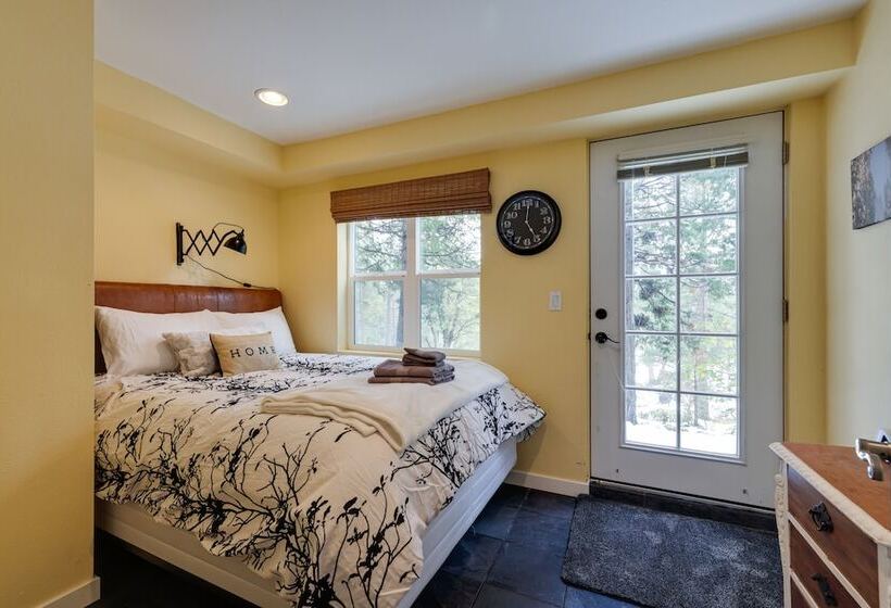 Homey Long Barn Cabin W/ Deck & Fire Pit!