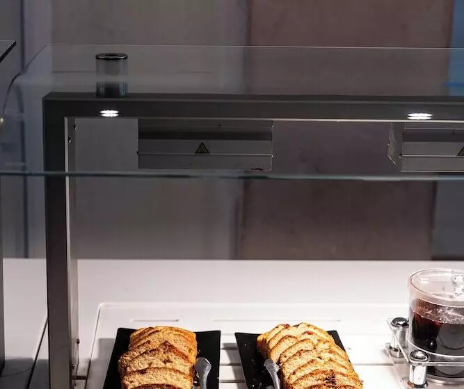 ホテル Black And White Boho Resort