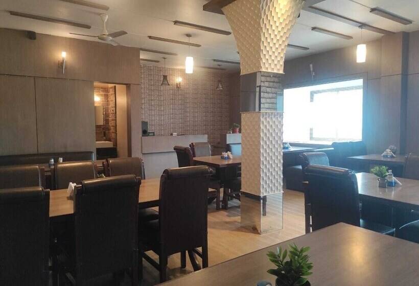 فندق Holiday Palace