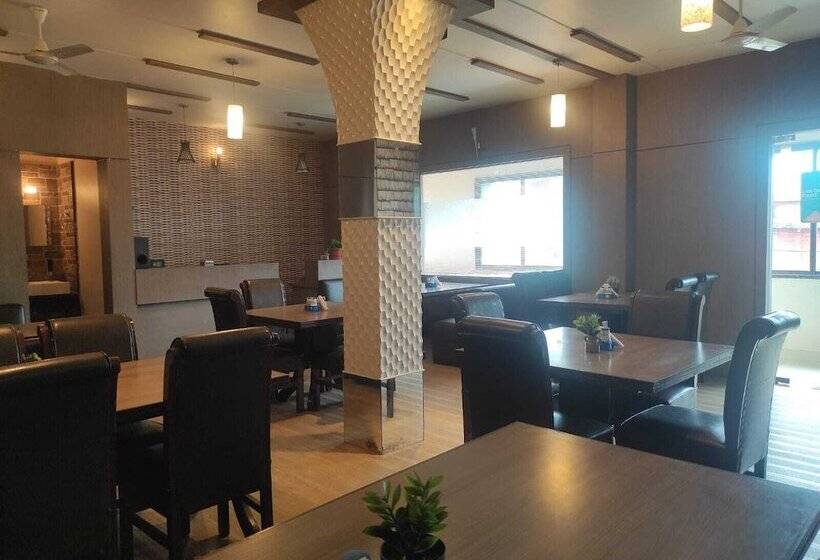 فندق Holiday Palace