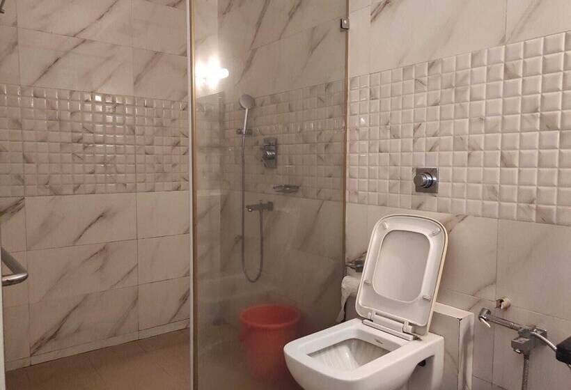 فندق Holiday Palace