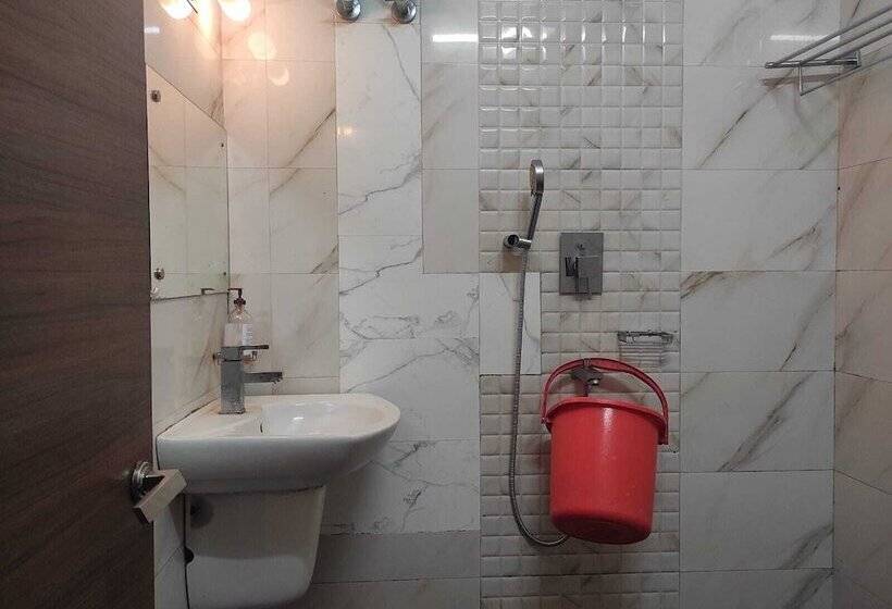 فندق Holiday Palace