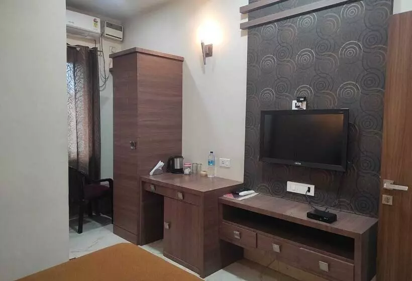 Hotelli Holiday Palace