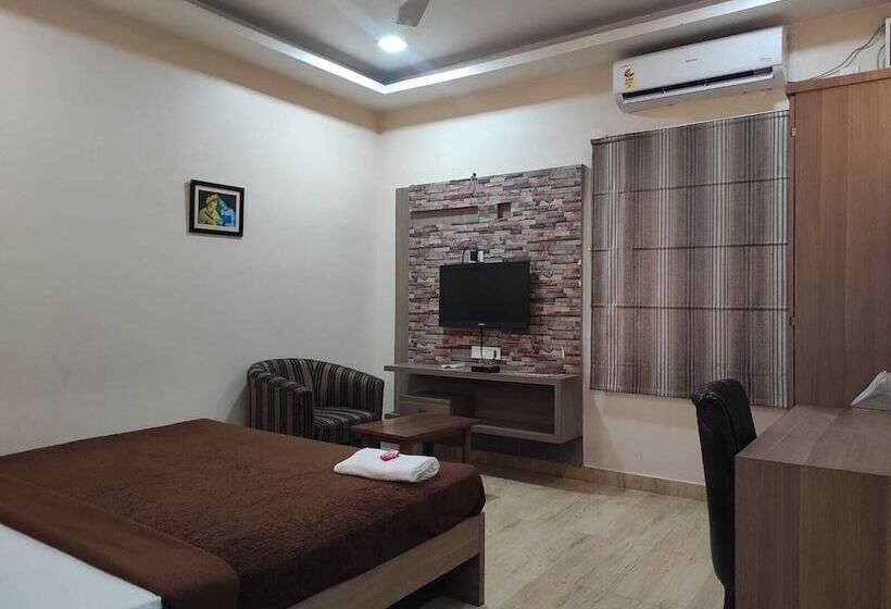 فندق Holiday Palace