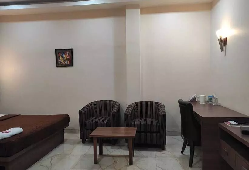 Hotelli Holiday Palace