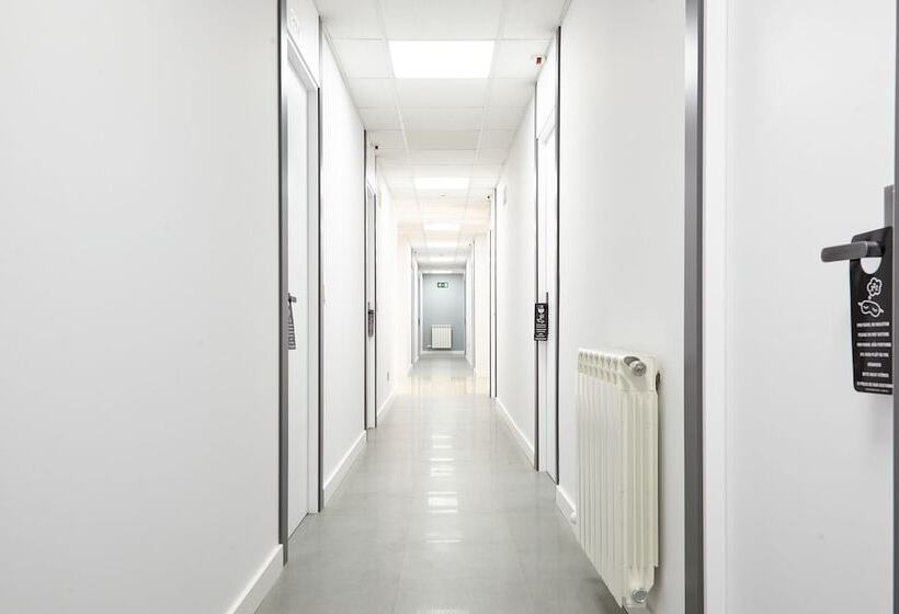 Отель Hostal Fontañan