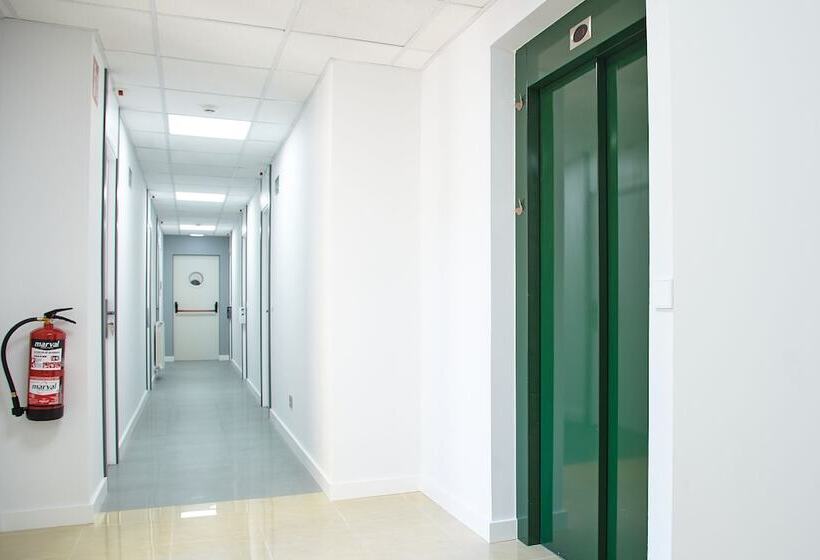 Отель Hostal Fontañan