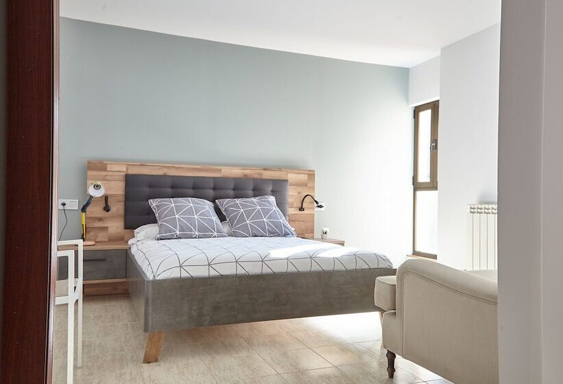 Отель Hostal Fontañan