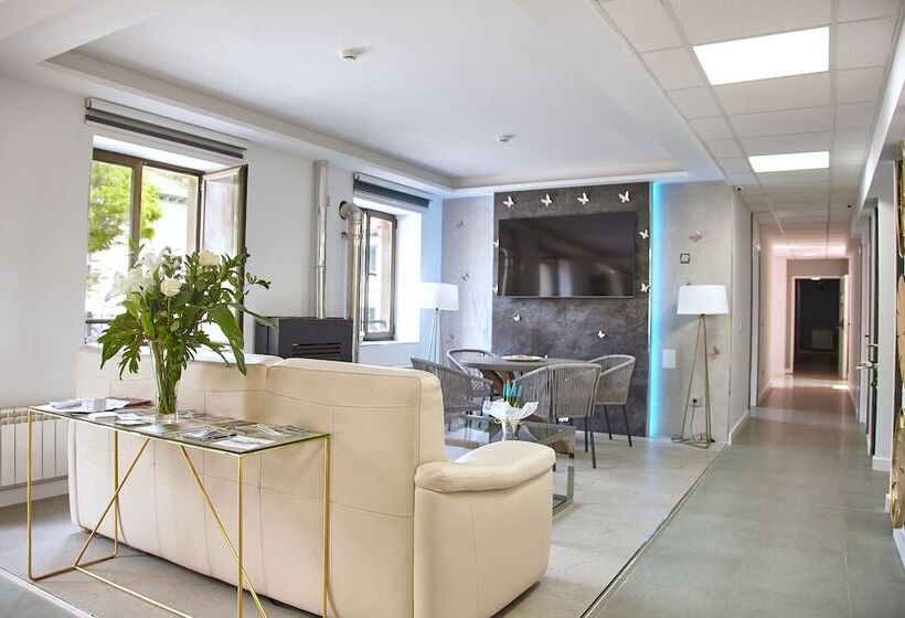 Отель Hostal Fontañan