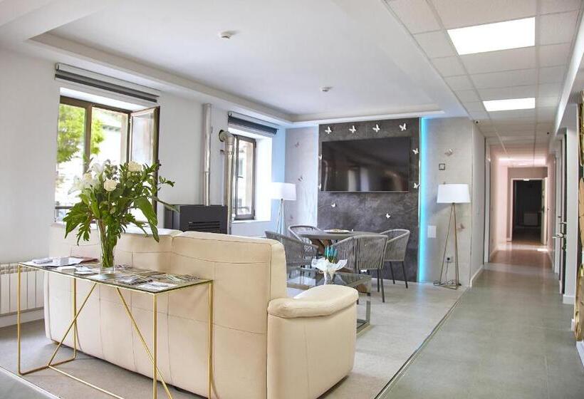 Отель Hostal Fontañan