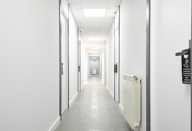 Отель Hostal Fontañan