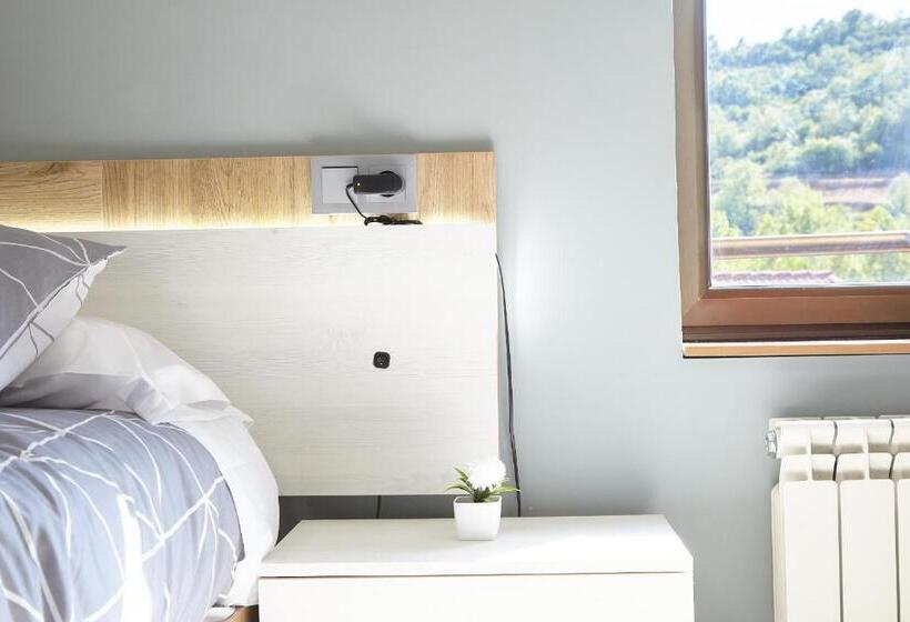 Отель Hostal Fontañan