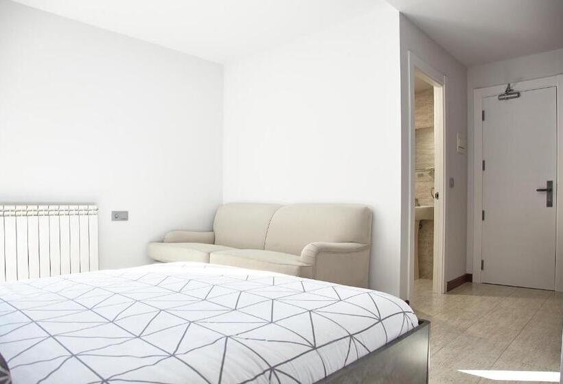 Отель Hostal Fontañan