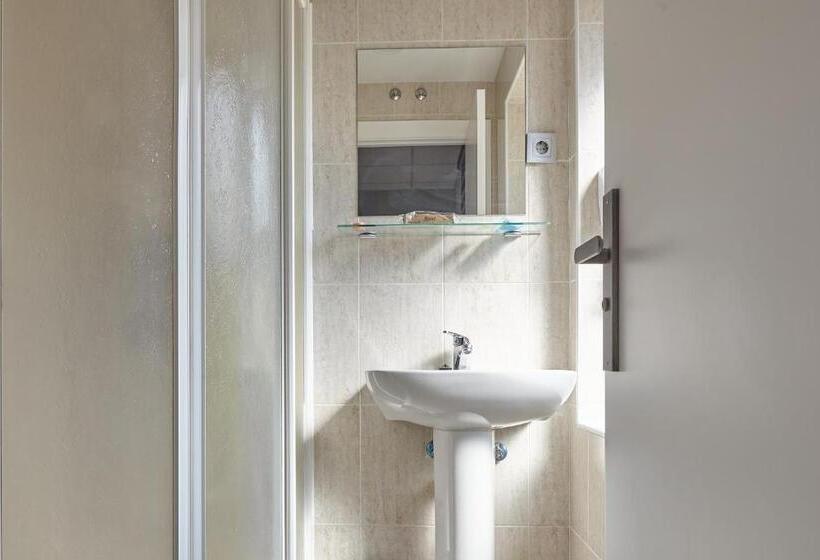 Отель Hostal Fontañan