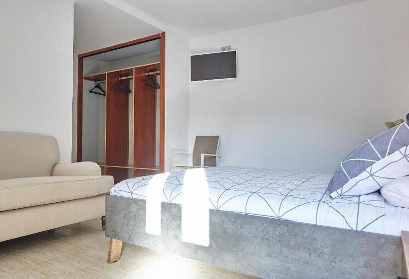 Отель Hostal Fontañan