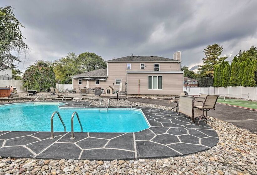 Jersey Home W/ Private In Ground Pool & Hot Tub!